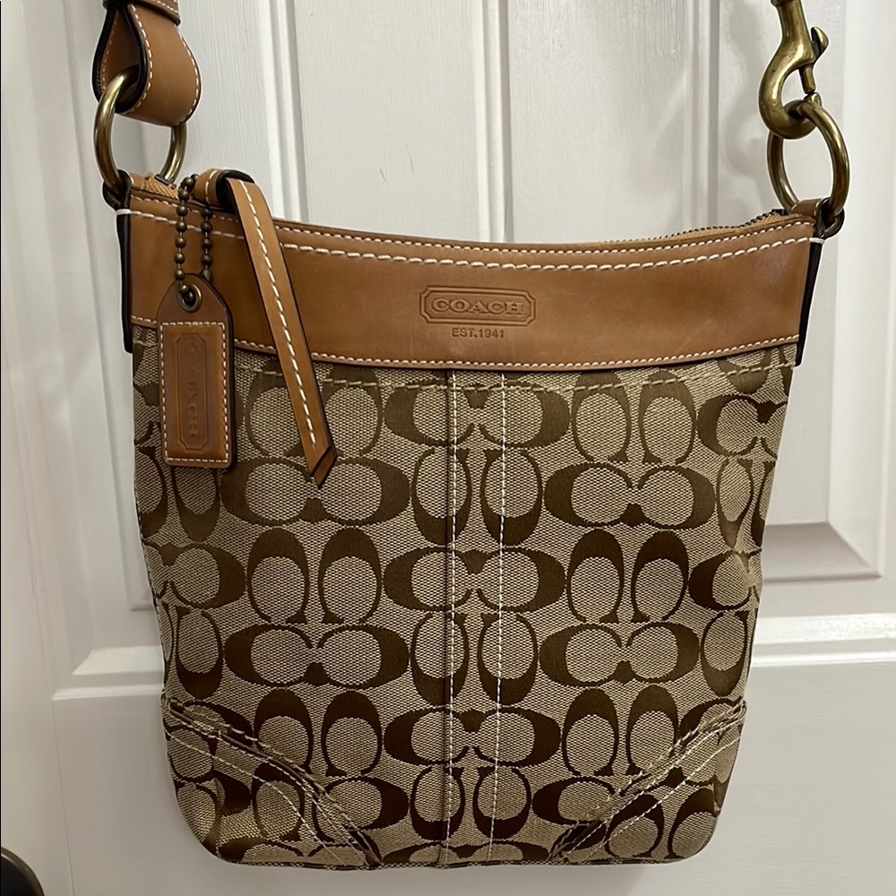 Coach Brown and Tan Crossbody Bag with Signature Style - Picture 3 of 11